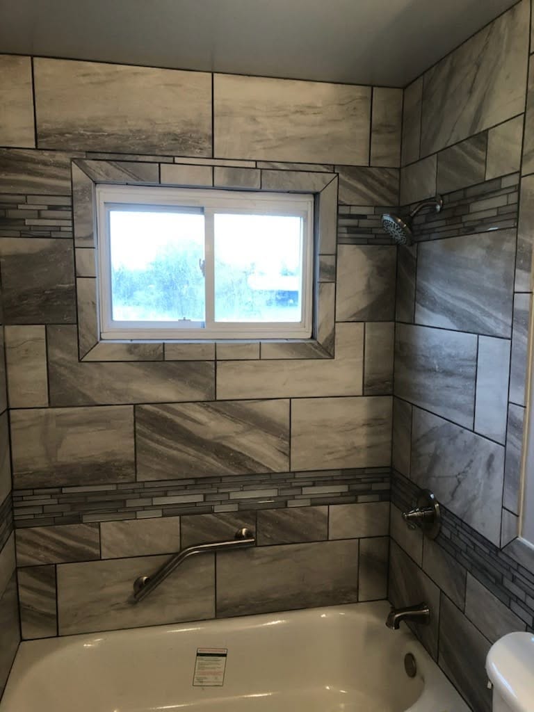 Tiled Tub & Shower Surround