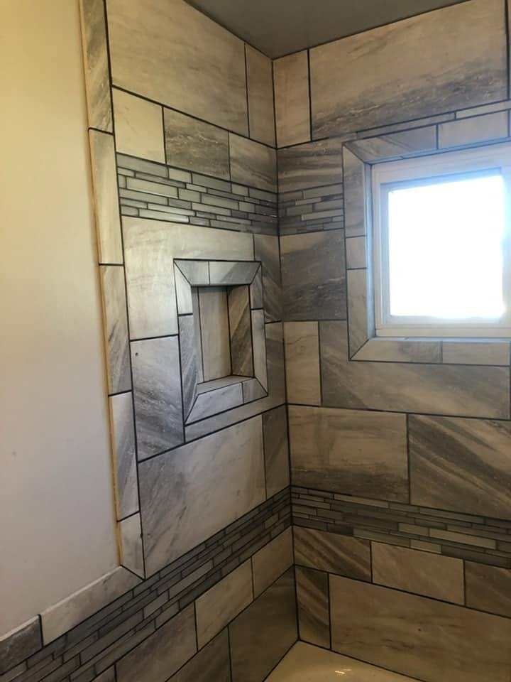 Walk-In Shower with Niche
